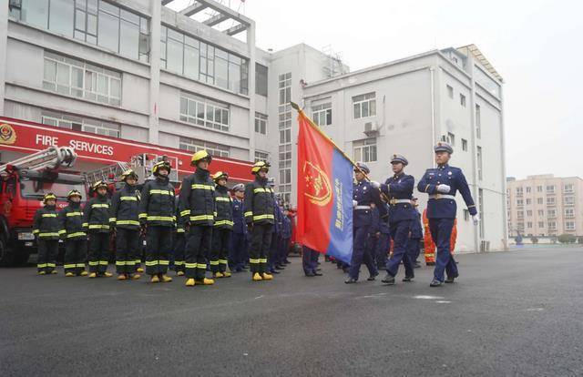 那所双非大学纷歧般，培育的学生大多都是干部，可惜被校名耽搁了