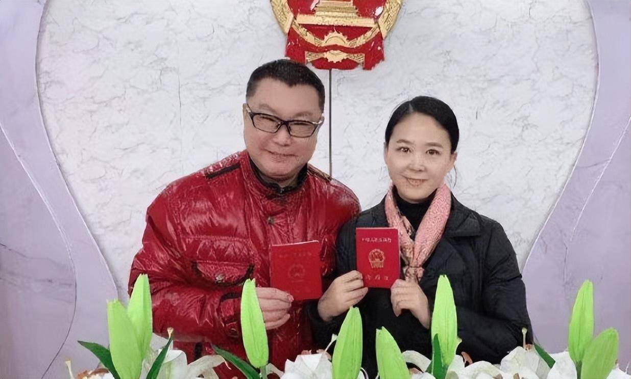 尹相杰和小16岁爱妻好腻歪,婚后暴瘦好多,妻子一看就很贤惠_造型_状态