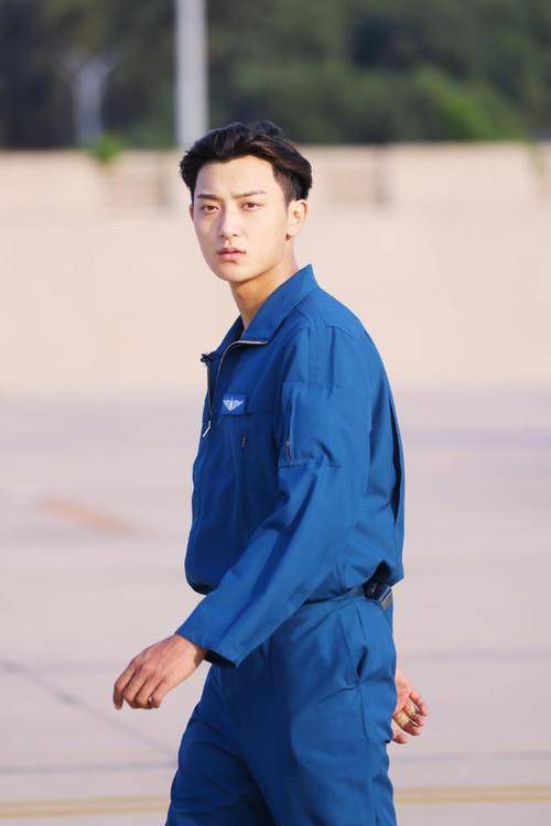 黄子韬又道歉了,这一次,他是做了什么惹怒粉丝?_吴亦凡_微博_wuli