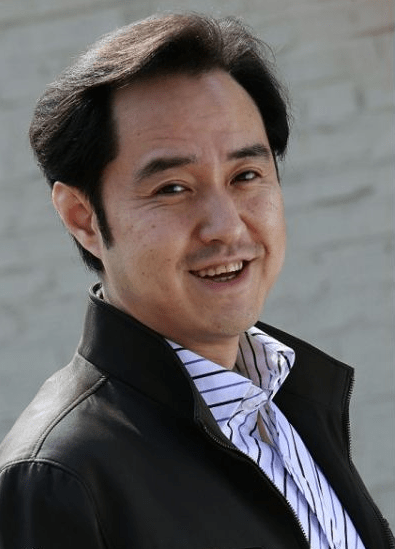 这是2017年,电视剧《人民的名义》播出后,演员高亚麟对冯雷