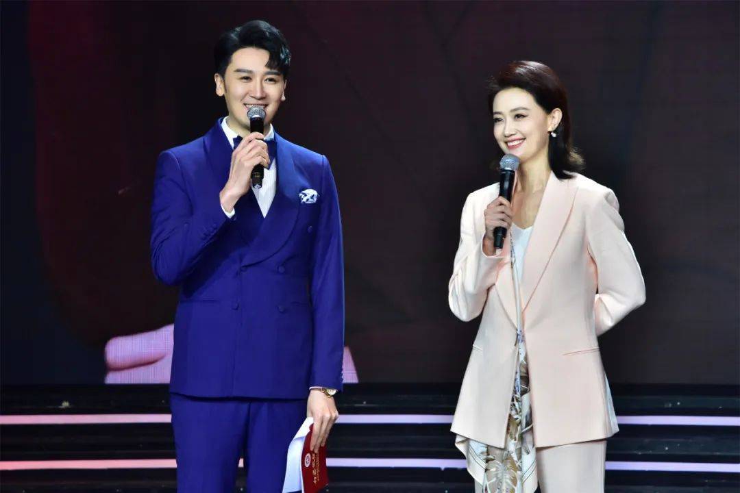 实至名归!张美曦荣获深圳新闻英才奖