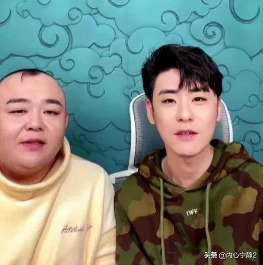 其次,张云雷说那天三哥孔云龙出镜的时候,他走到师父家和姐姐一起看