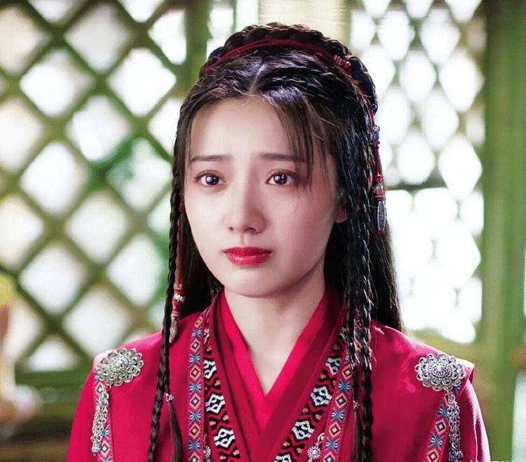 《琉璃》中阿兰的饰演者,曾试妆过褚璇玑,造型好看却少了点灵气_黄羿