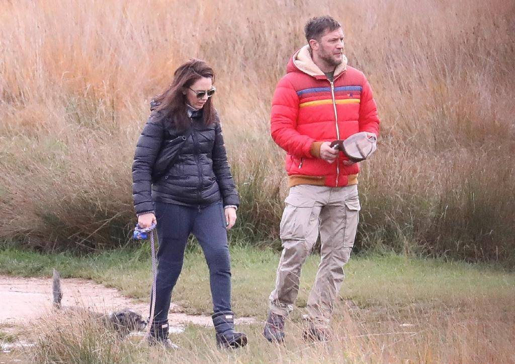 猴脸造型 红色棉袄,笑哭影迷_夏洛特·莱李_电影_妻子