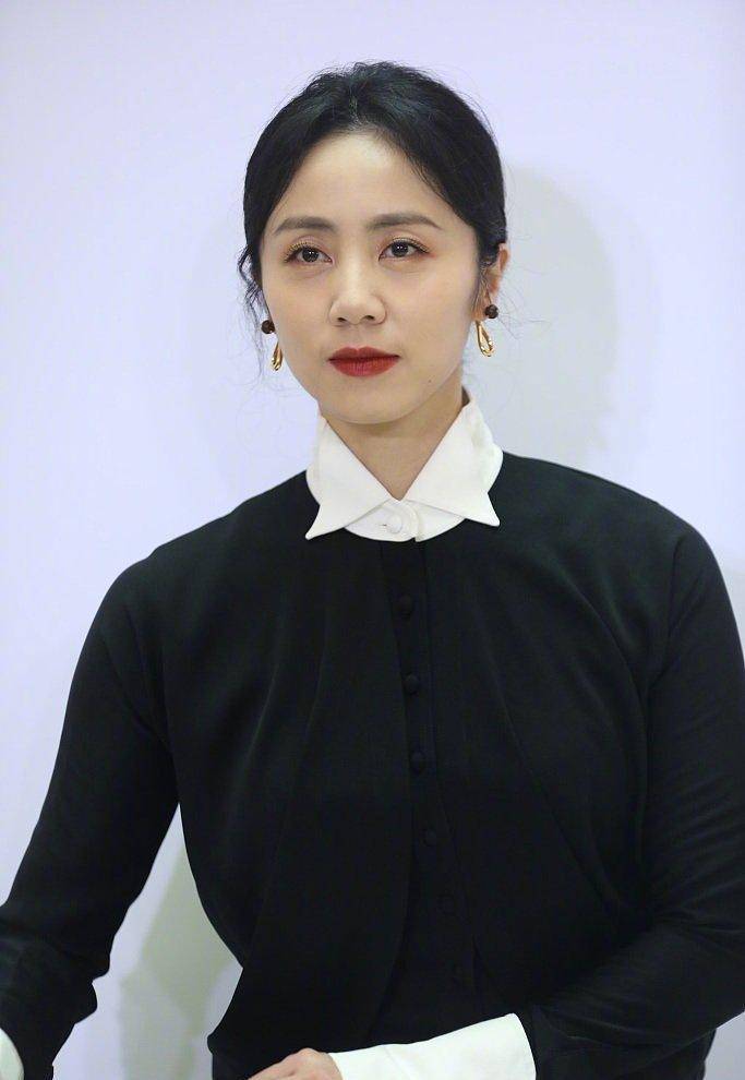 照片中的孙莉还是一如既往的年轻,虽然孙莉本身也是一名演员,但因为和