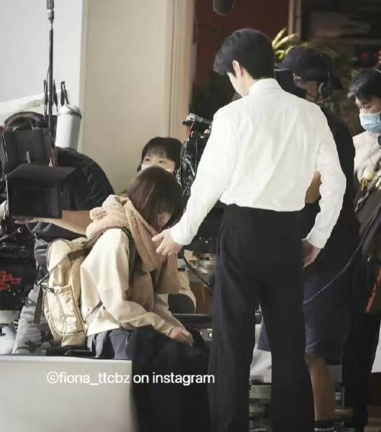 赵露思和程哲远主演的《偷偷藏不住》是青春甜美外型加纯爱剧情！