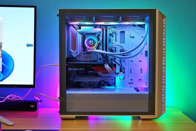 攒了台白色游戏主机:酷冷MB520Mesh、骨伽天吴360白、七彩虹Z790巡洋舰