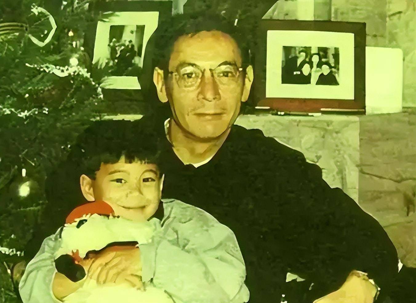 蒋家第四代蒋友柏,"完美贵公子"形象崩塌,自言:性格分裂严重_生活_蒋