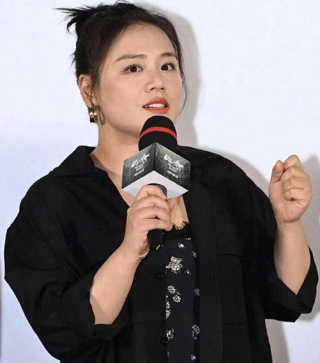 马思纯参加抑郁症登山活动,鼓励患者,美照未曝光,瘦身重回巅峰_网友