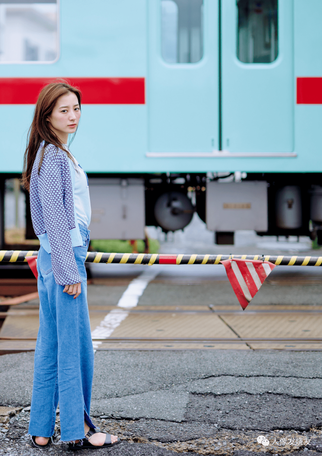 高田里穗最新写真集!甜美,御姐,风格都有了~_摄影_画册_人像