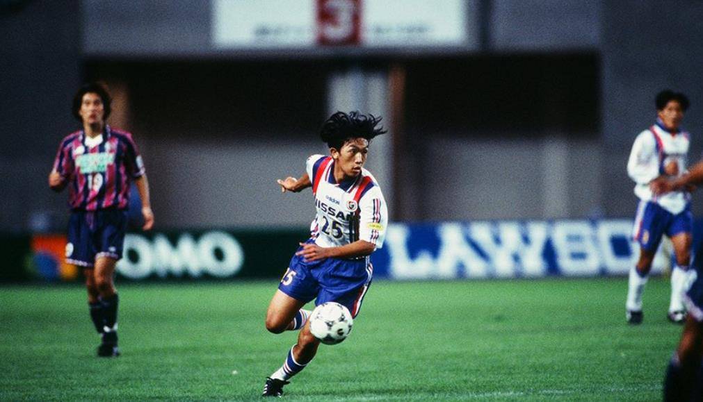 18岁联赛首秀惨败 3天后却成了罚球担当 这故事只有他能写 比赛 横滨 中村