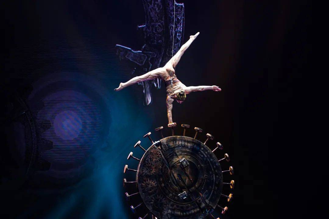 《蒲公英·远方——磴伞》济宁市杂技演艺有限责任公司,青岛艺术学校