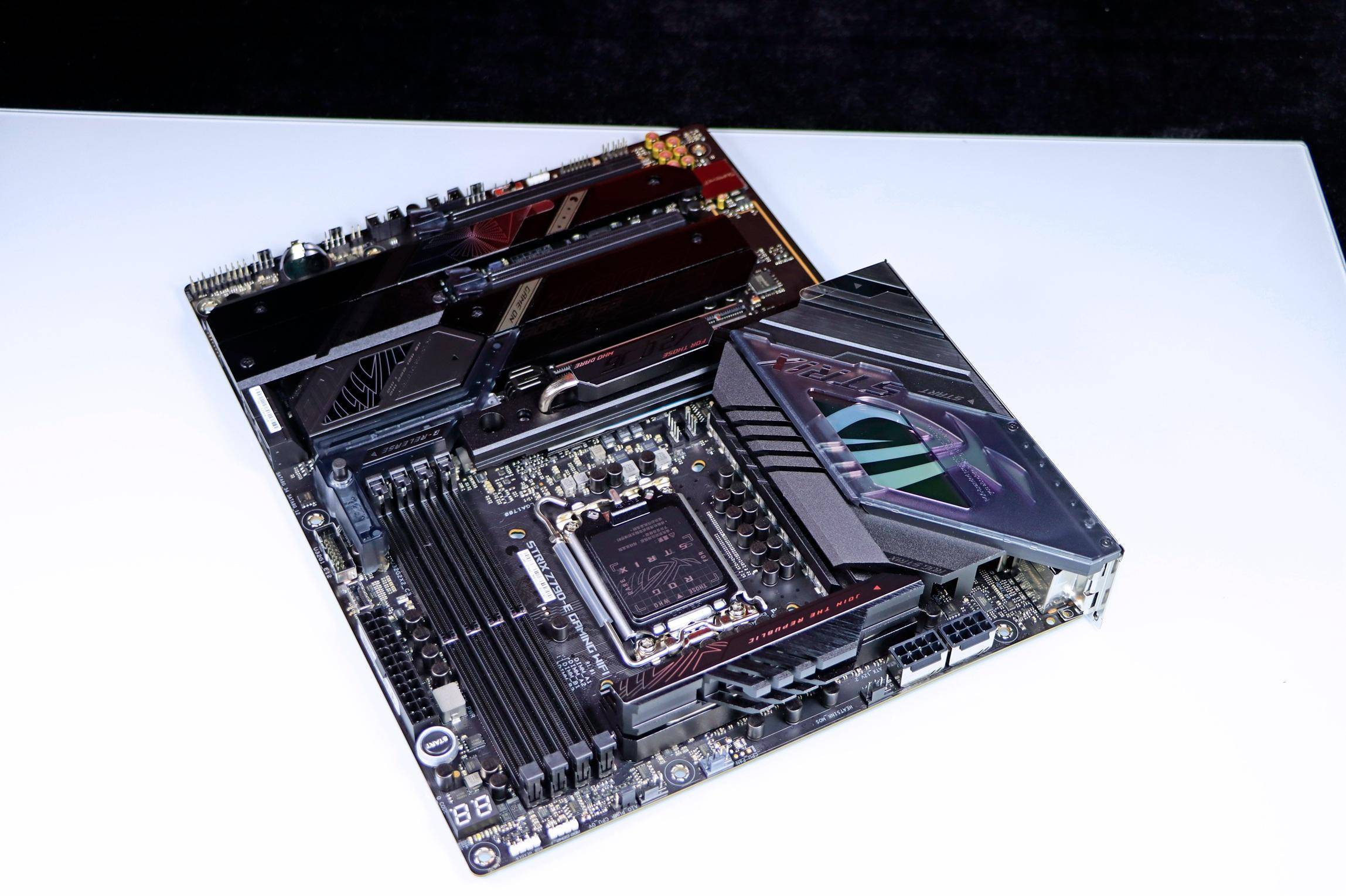 华硕 rog strix z790-e gaming wifi 整张主板用料出色,做工优秀.