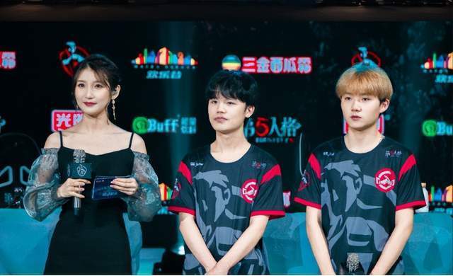 连续3个月登顶解说主持成长榜,第5人格官方主持潇潇成长速度迅速_直播