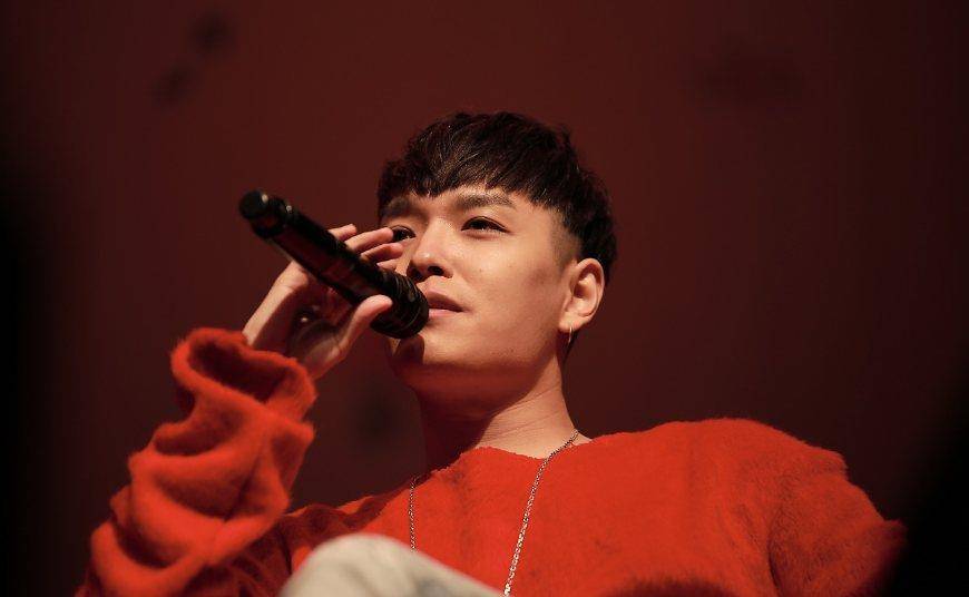 韩国歌手simon d:用自己写的歌,终于找到了失散多年的舅舅_联络_郑真