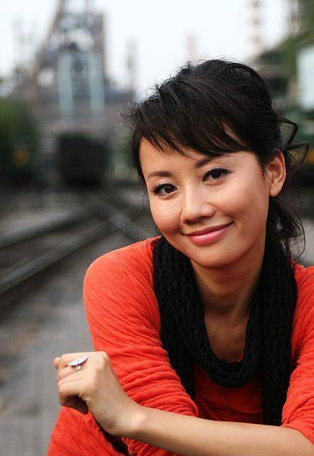 电视“身材最好”的主持人：石琼璘，是个湘妹子，她后来去哪儿啦_罗马_节目_生活