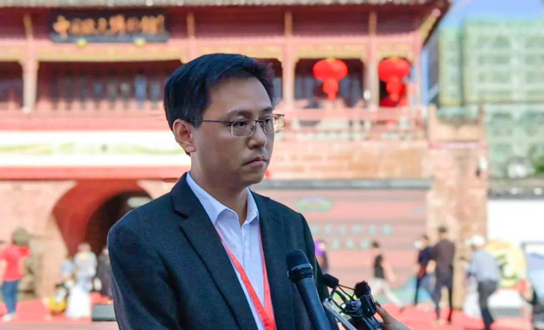 休宁县委副书记,县长唐进:"休宁县是中国第一状元县,状元文化是徽州