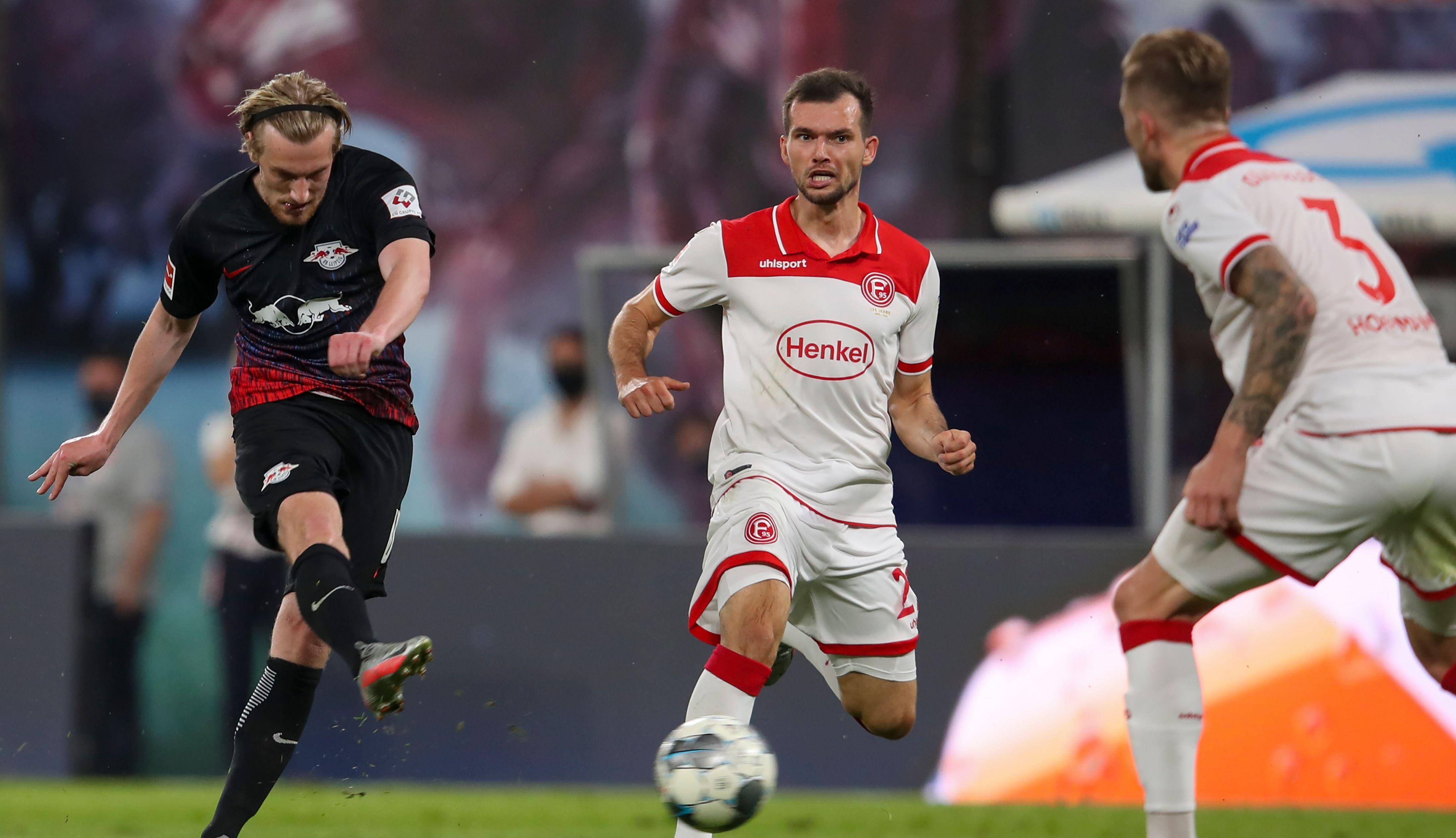 德甲杜塞尔多夫vs凯撒,杜塞尔多夫继续在主场打破凯泽斯劳滕的神话