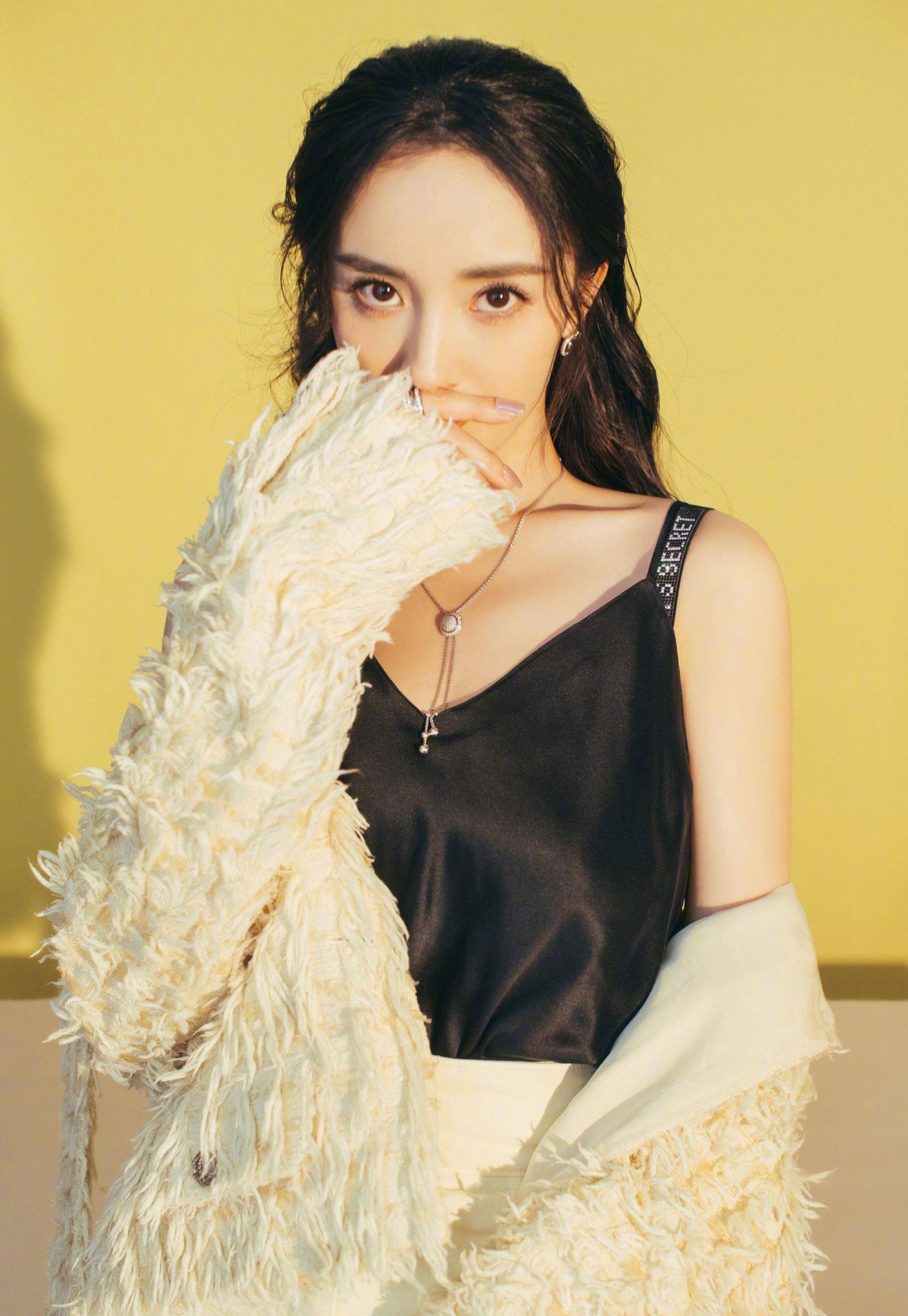 杨幂一点也不低调!