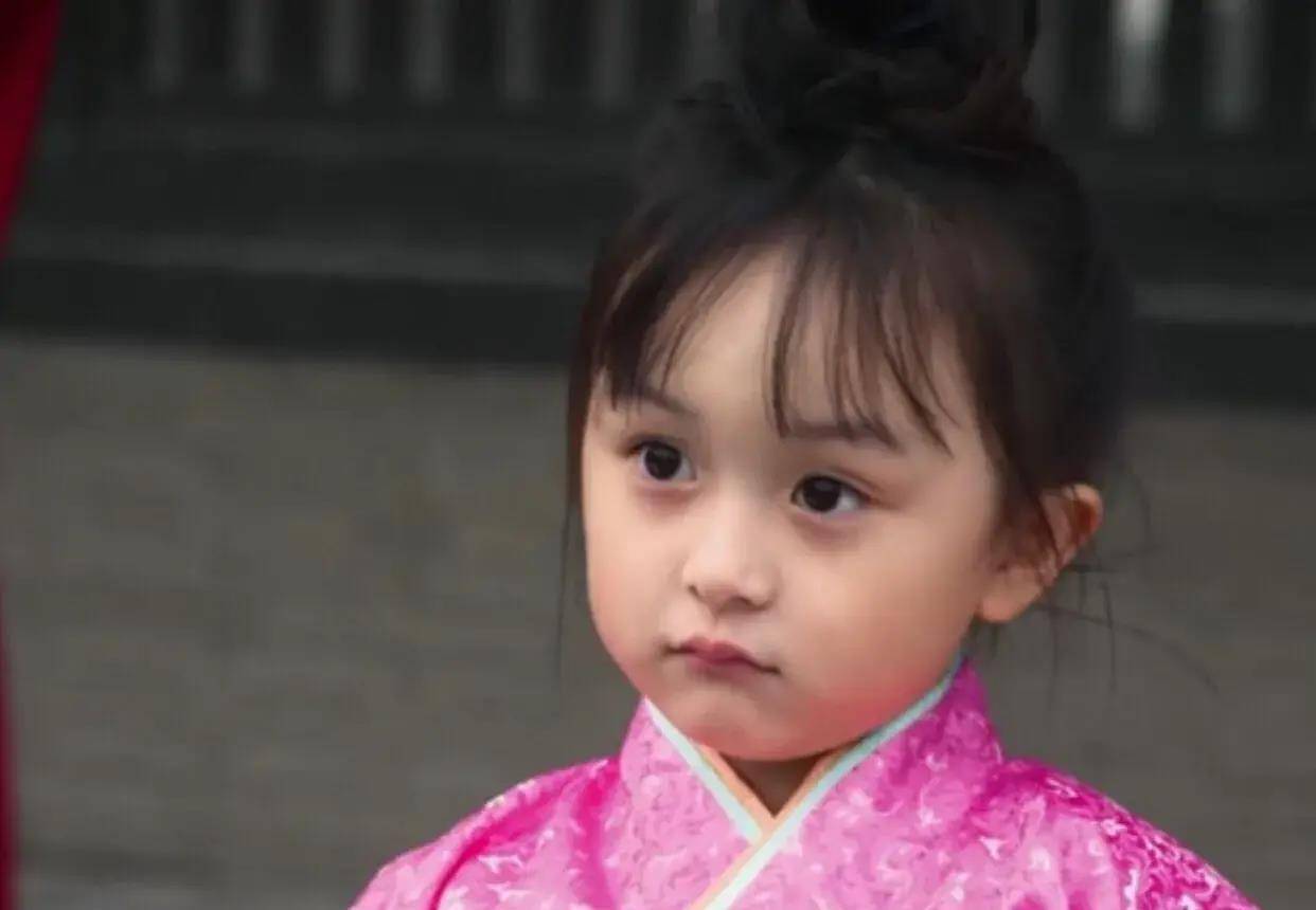 小芈月刘楚恬曾被全网禁止整容的小女孩如今的样子,我爱了_孩子_眼睛