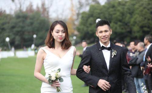 他是中国体操奥运冠军,被白富美倒追3年,求婚仪式很浪漫_张成龙_赵