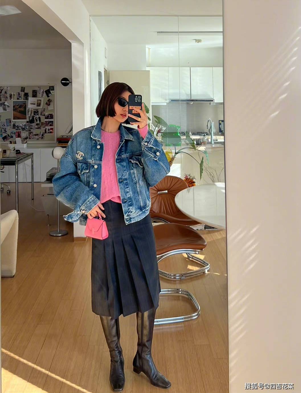 时尚博主savis穿搭look客厅系列,简约中透出一抹温暖的红_红色_西装