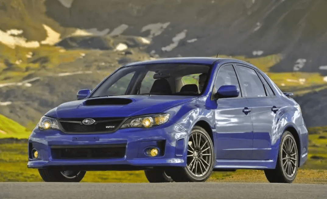 斯巴鲁leone,全球第一辆水平对置四驱轿车,还是自动挡_搜狐汽车_搜狐