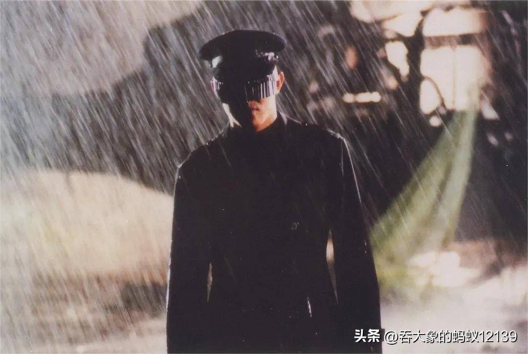 《黑侠》：中国首部超级英雄电影，国内亏惨，北美市场大卖