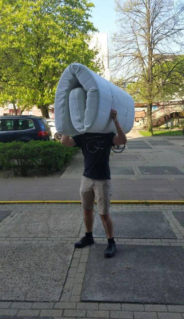 16个有点搞笑的奇葩设计,有用瓷器打造的电脑主机吗?_改造_鞋子_创意