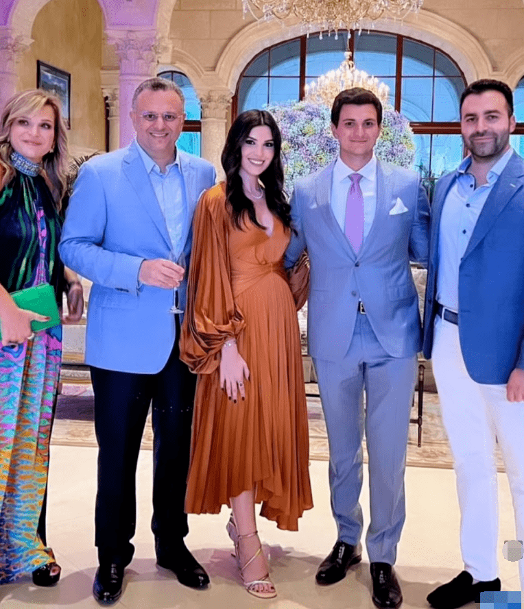 伊万卡做伴娘被网友骂抢风头,弟弟巴伦出席身高竟已超2米?