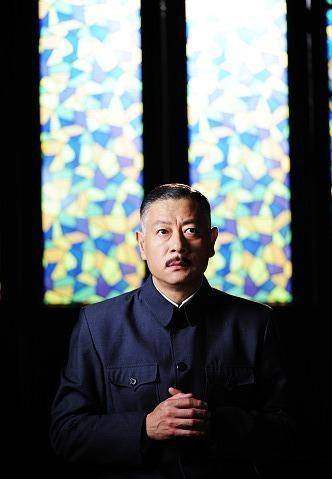 "老戏骨"巫刚:专注演戏为人低调,分手多年至今单身_父母_生活_时候