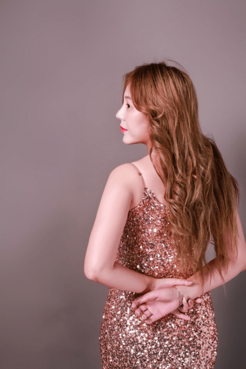 模特王诺希:签约演艺公司,成为焦点关注_表演_训练_风格