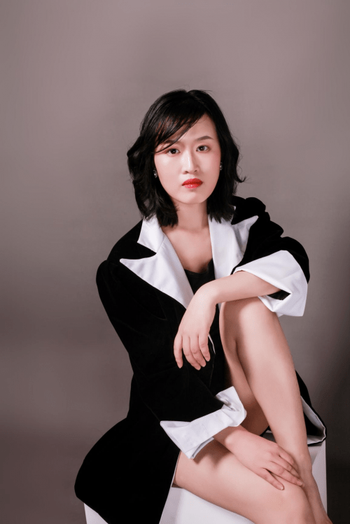 模特子熙:文静淑女气质得以完美的展现_表演_行业_工作