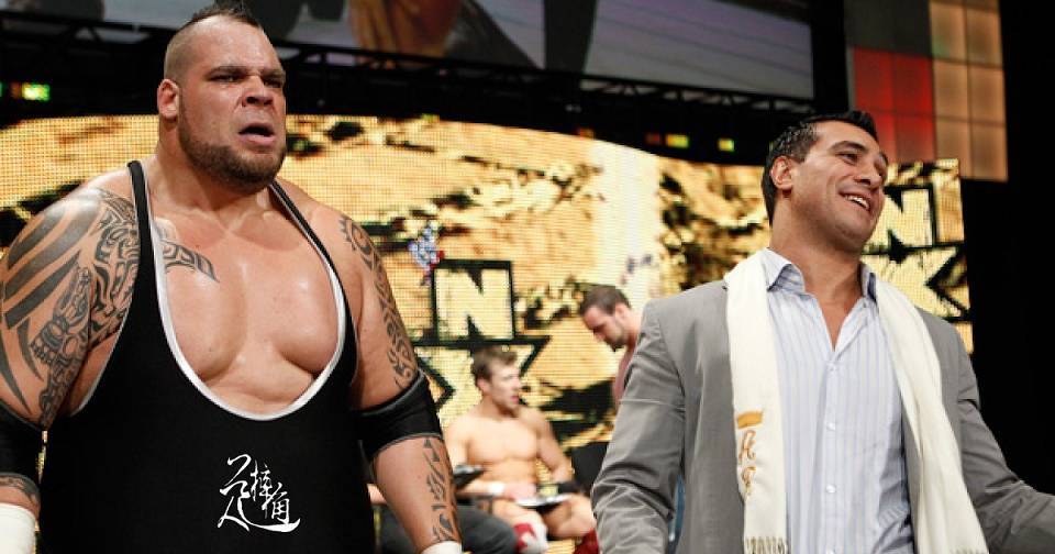 前WWE选手登顶NWA世界冠军引众怒，网友：托尼可汗速来收购！_手机搜狐网
