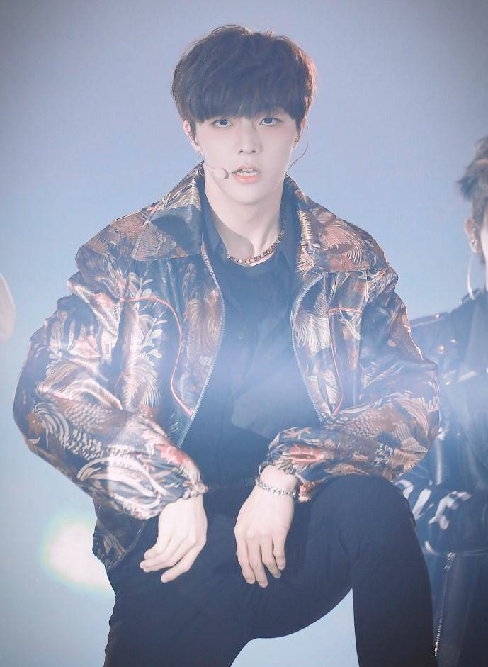 团体解散,用"离不开"画上句点,九人交一份个人成绩单_黄明昊_蔡徐坤