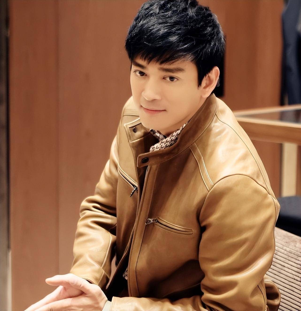 戴思聪何许人也?王菲,梅艳芳,郭富城,黎明等歌坛巨星的音乐启蒙老师.