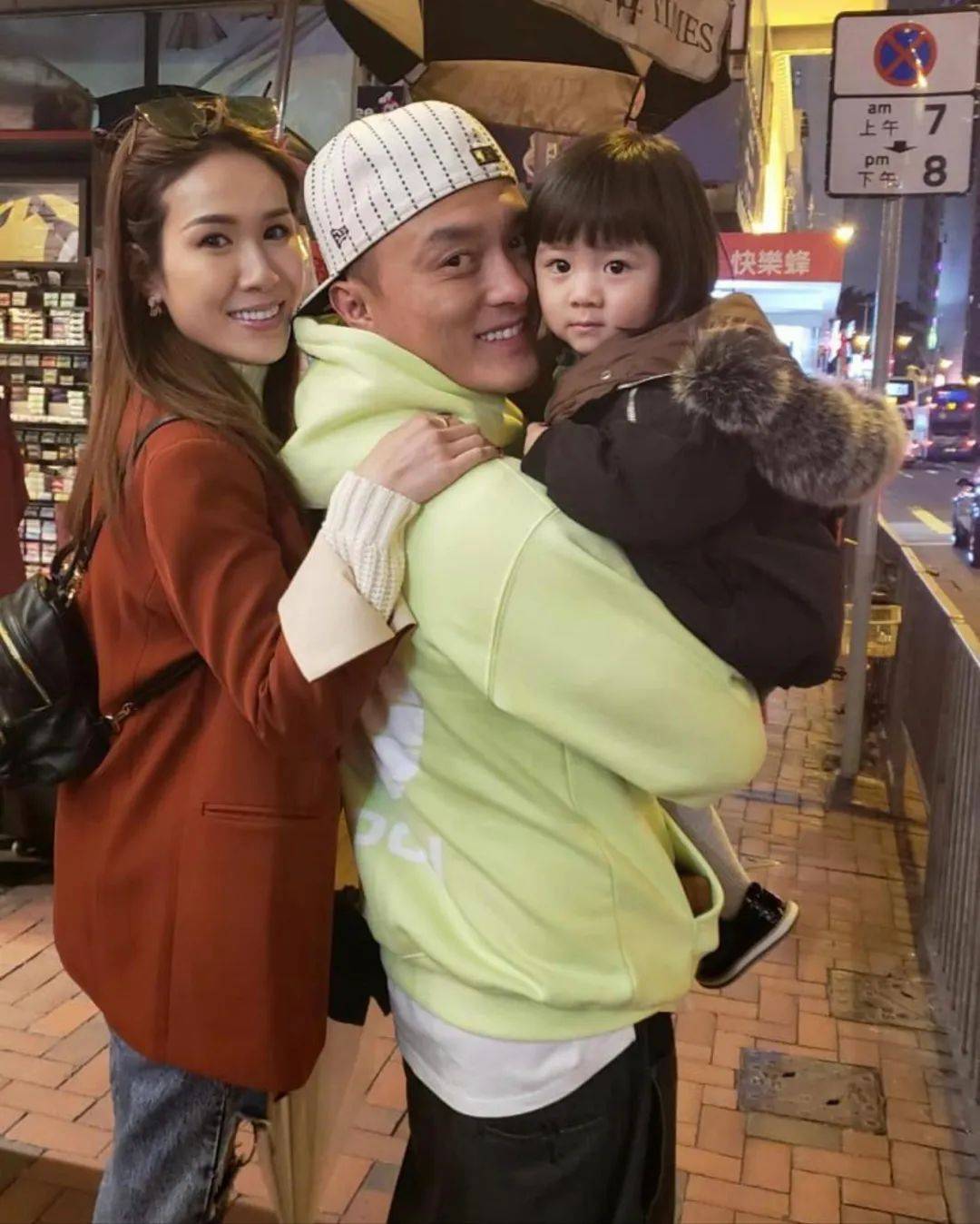 32岁tvb富二代小花姐姐婚礼接花球被催婚 最介意说男友吃软饭