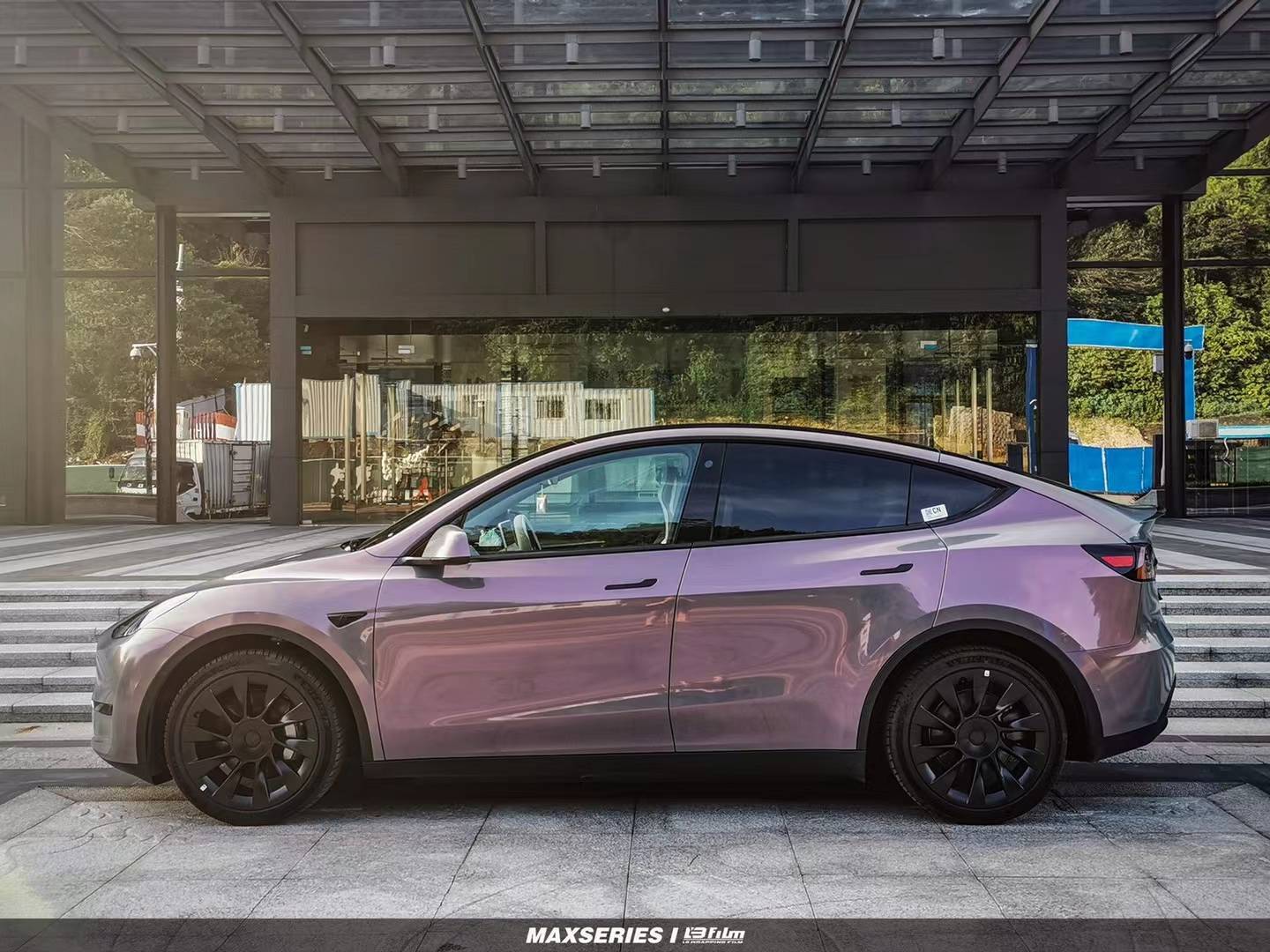 特斯拉modely-lb改色膜星空灰魅影,反衬了车身低调奢华的美_搜狐汽车