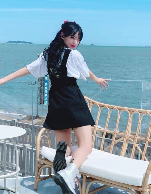 有一种"变脸"叫程潇露额头,摆脱甜美齐刘海,一张御姐脸太惊艳_气质