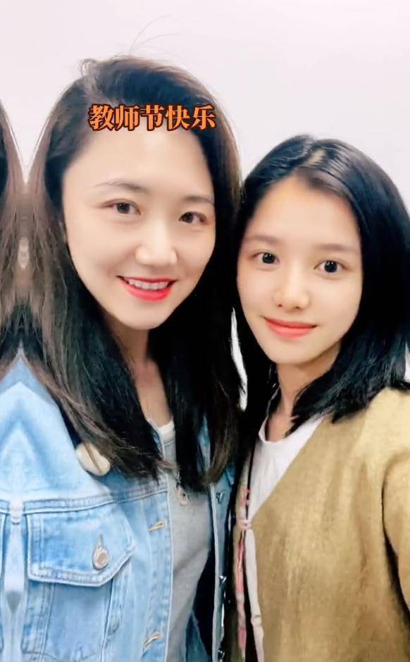王俊凯关晓彤张子枫均出镜,被赞桃李满天下_少年_毕业_明星