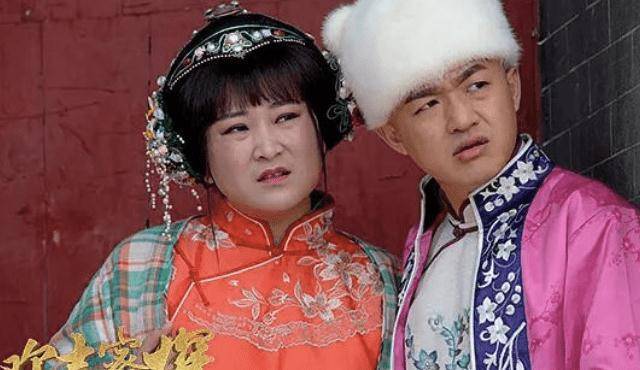 包贝尔和贾玲聚餐显阔气,贾玲叒胖了,还撞脸洪金宝_时候_网友_开心