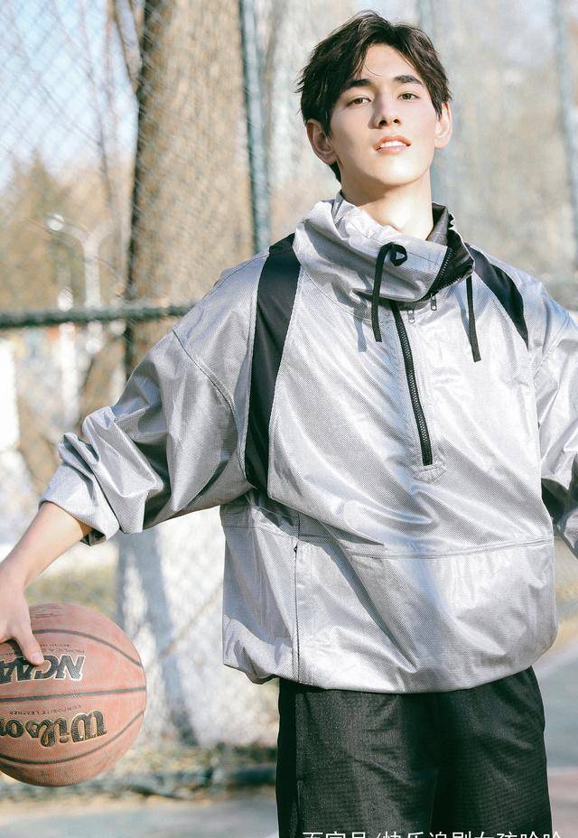 《创造营》男版杨超越于浩然上线,中美混血大帅哥成了搞笑担当_能力