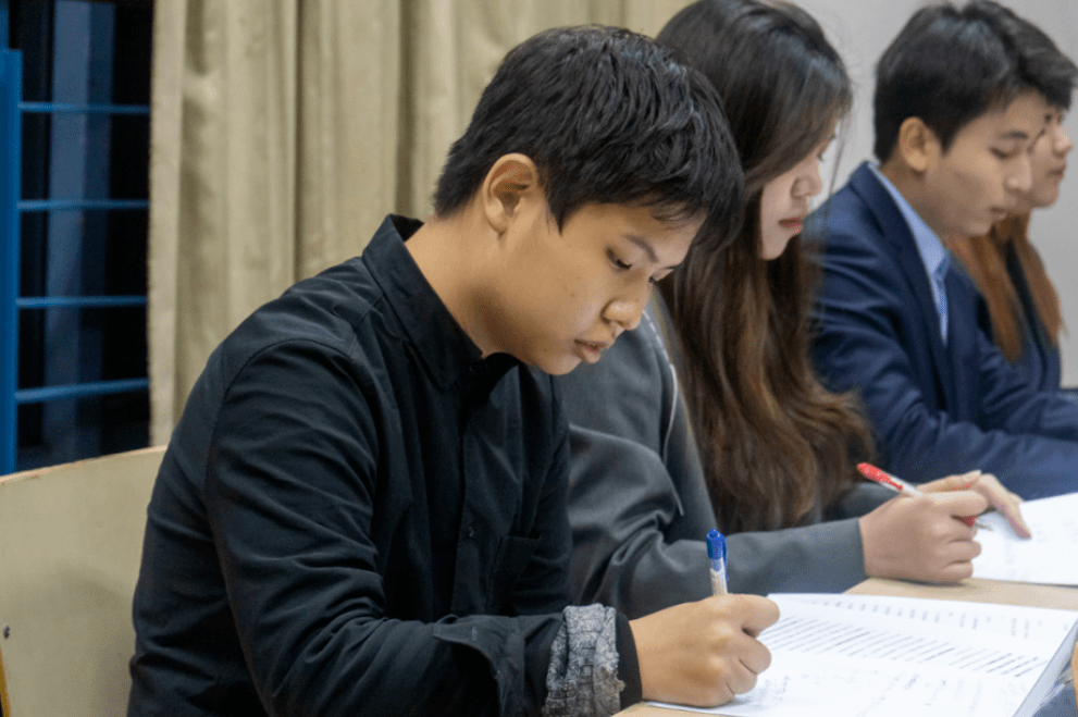 优秀辩手:电摄二班 张思棋(反方四辩)end文 字:秦智炜 徐海璐顾锦文图