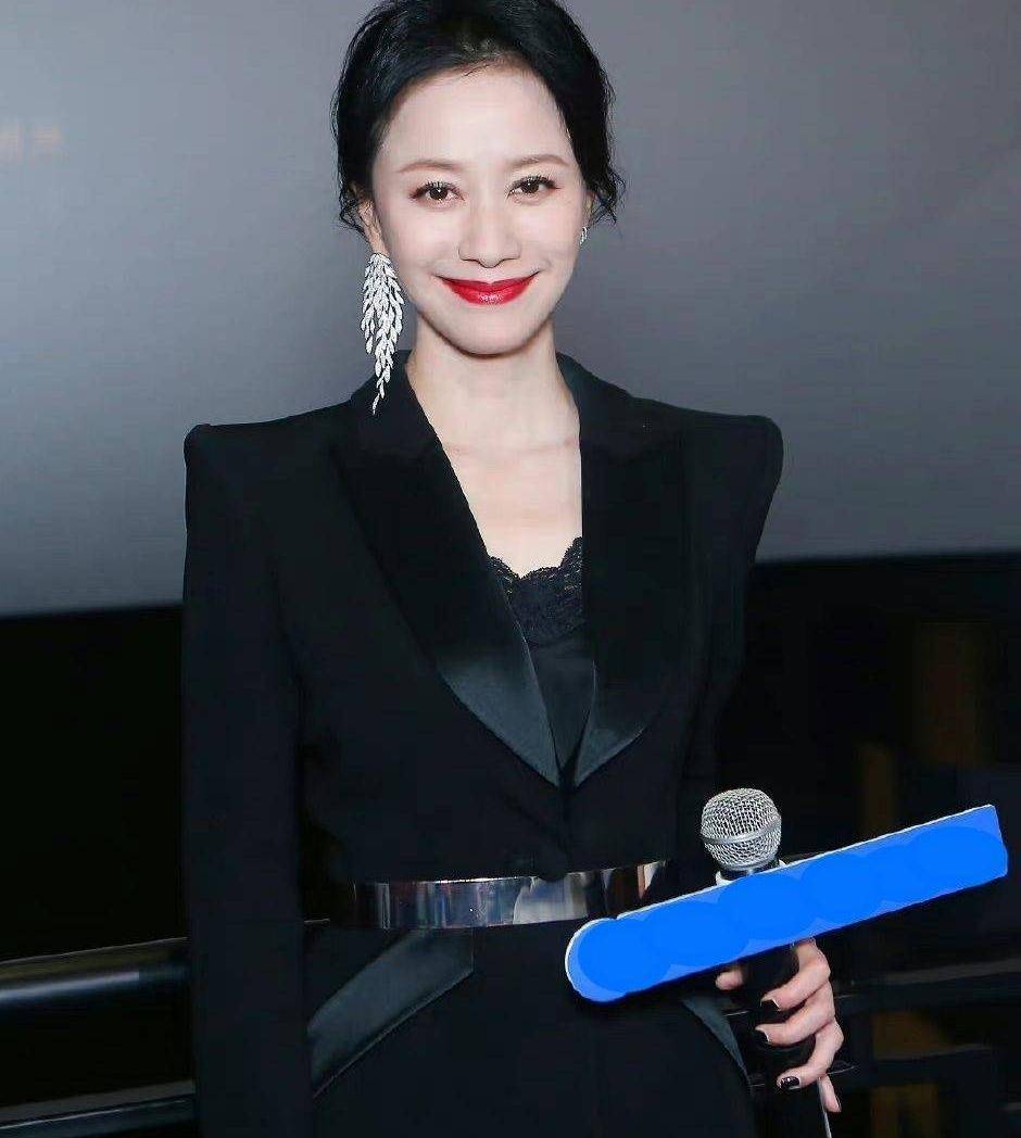 被倪虹洁的气质迷住了!