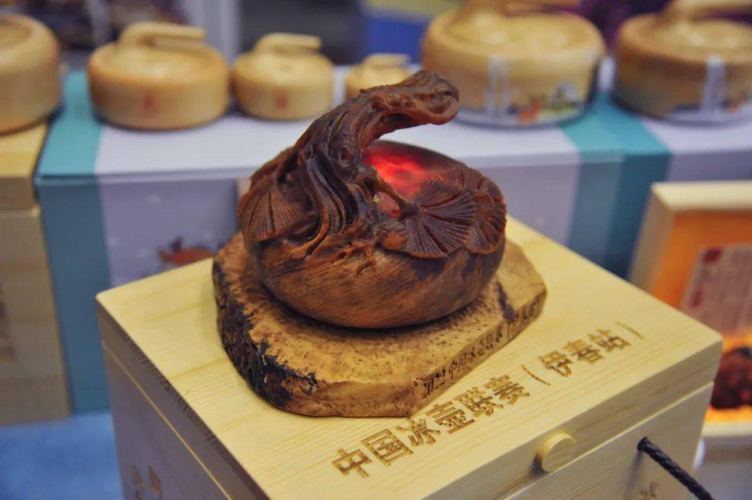 伊春创意设计 |木制工艺品亮相冰壶联赛_艺术品_木艺_件产品