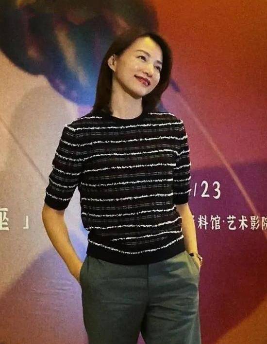 被长发的董卿惊艳到了!