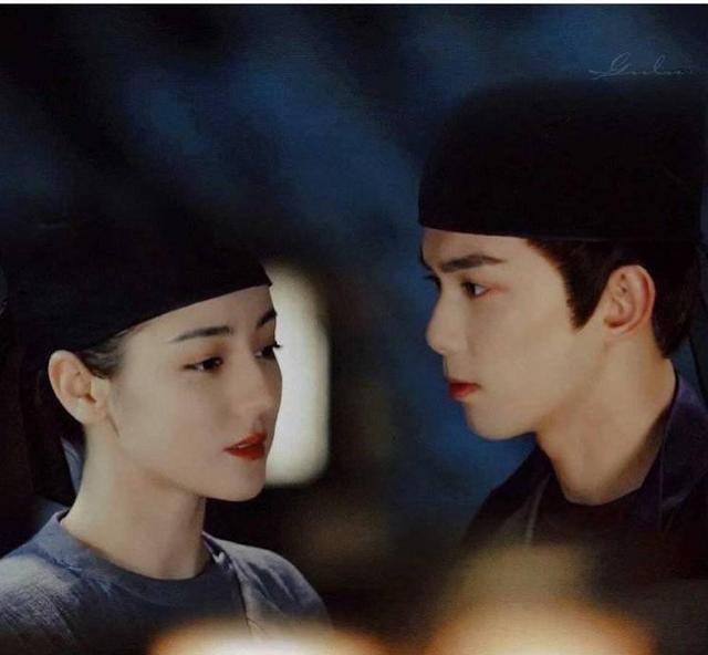 《长歌行》歌隼cp额头吻,迪丽热巴一身紫色装,温婉秀丽_阿隼_长袍