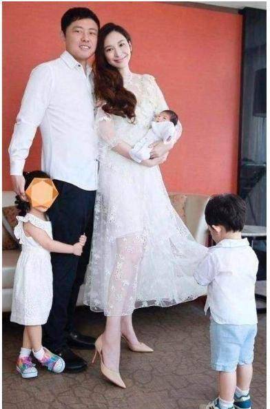 未婚先孕,生4胎仍嫁不进豪门,42岁吴佩慈终成不了徐子淇_纪晓波_生下