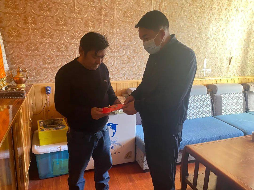 大力弘扬英烈精神,进一步凝聚警心,激励斗志,近日,同德县公安局党委向