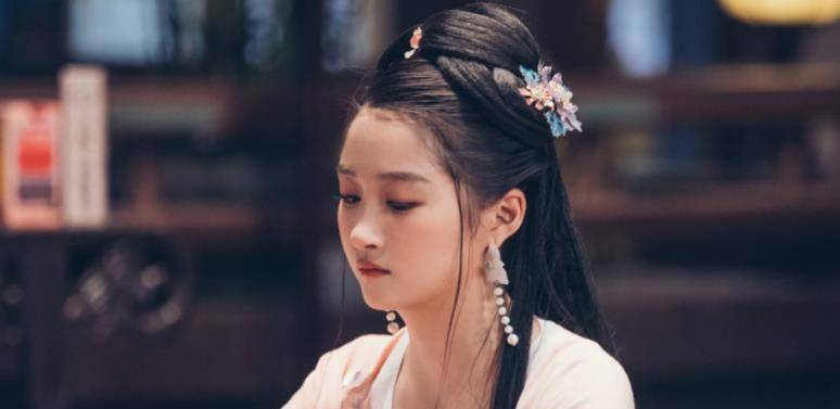 事实上,赵英婷,李一峰,林更新等被邀请参加这个程序,它正常,因为他们